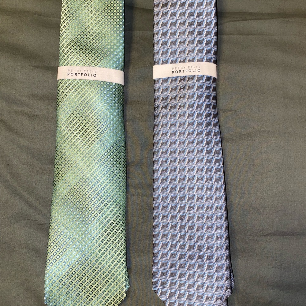 (2) Men's Green Tie and Blue geometric pattern Tie